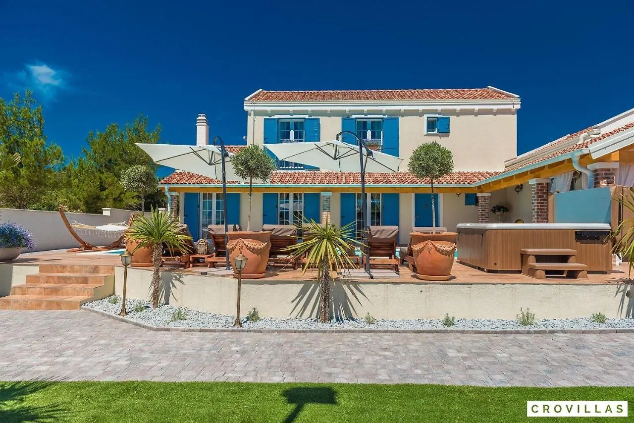Mek Villa Pridraga