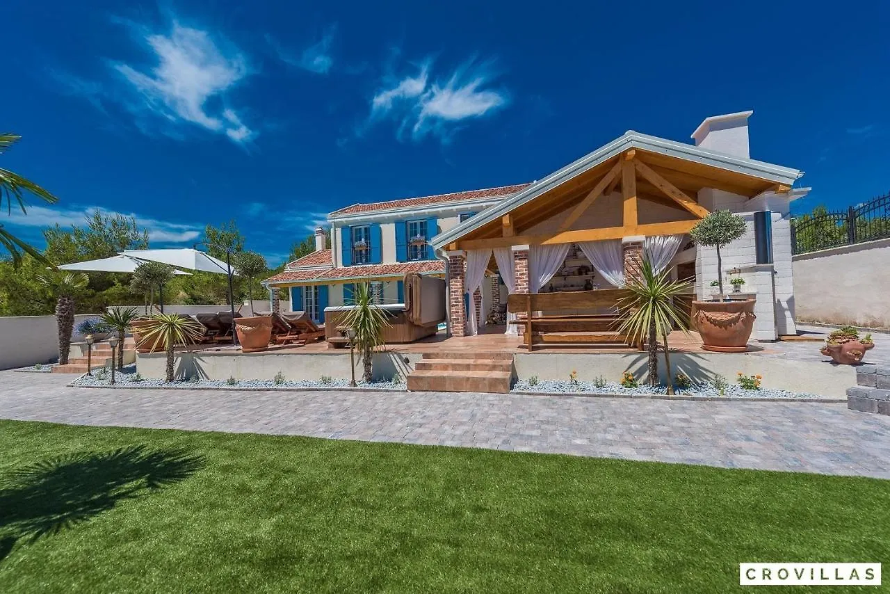 Mek Villa Pridraga