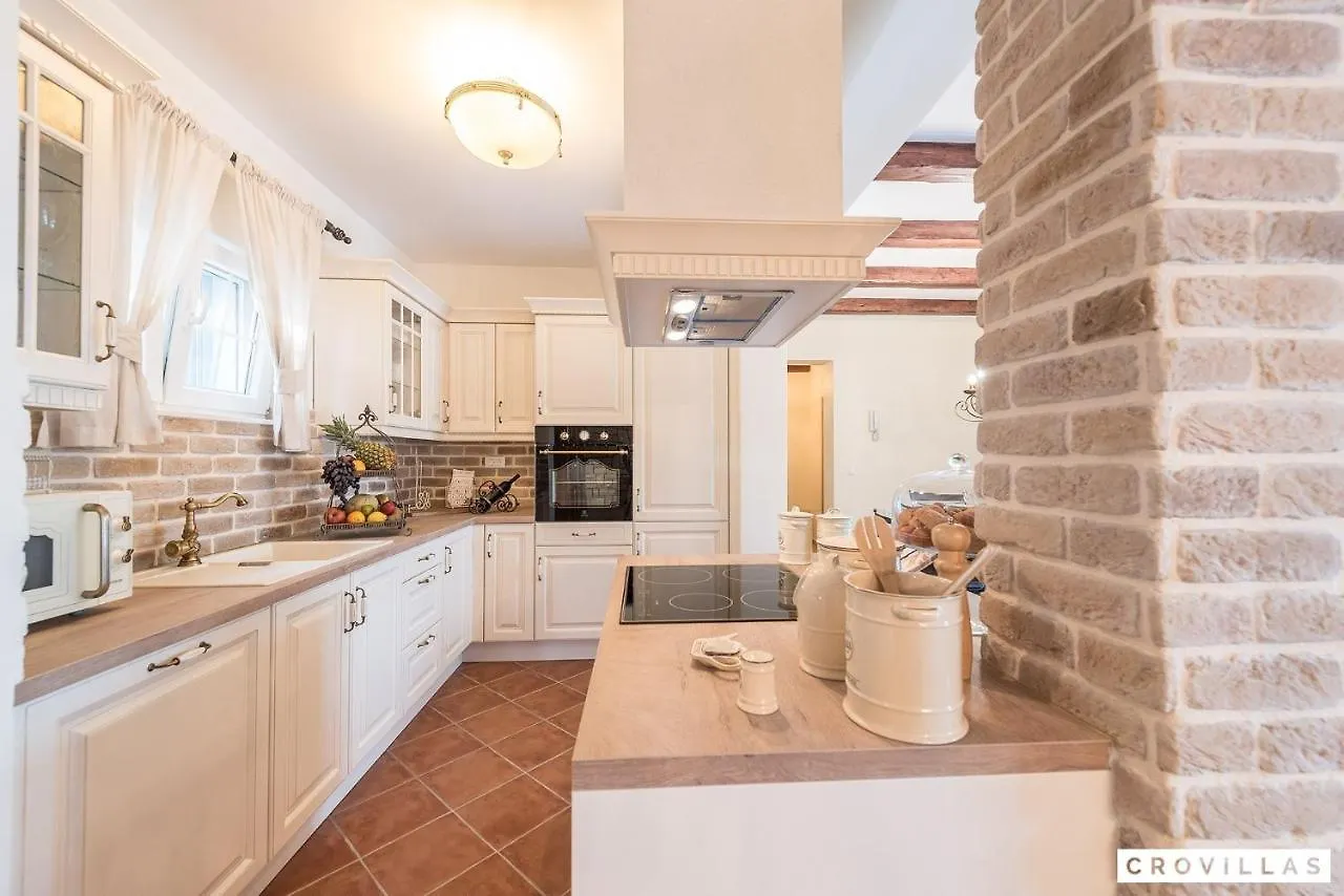 Mek Villa Pridraga