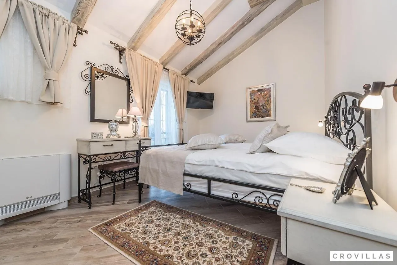 Mek Villa Pridraga